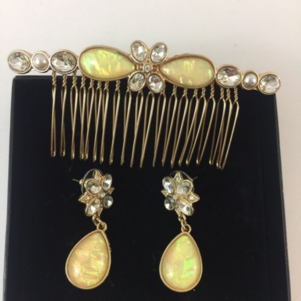 Pearlescent Rhinestone Drop Earrings & Hair Comb